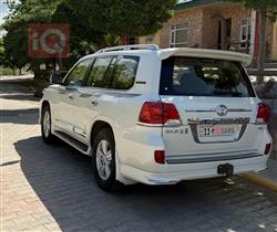 تۆیۆتا لاند کروزەر